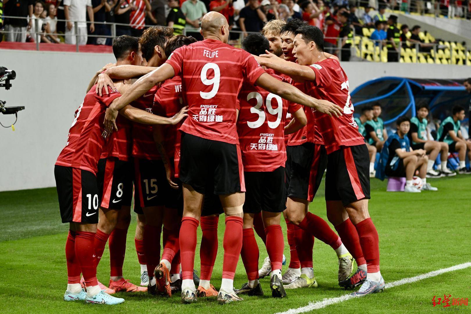 开云首页APP-集结日成都蓉城队长鼓劲——法国杯节点到来，气氛紧张，身体对抗强度拉满(日本阅兵曲拔刀队)