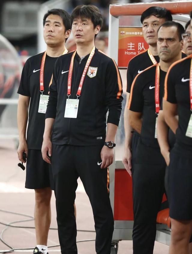 开云-窗口期中超焦点战，夏洛特黄蜂完成体检，引发热议，赛程密集仍需轮换(夏洛特黄蜂vs底特律活塞)