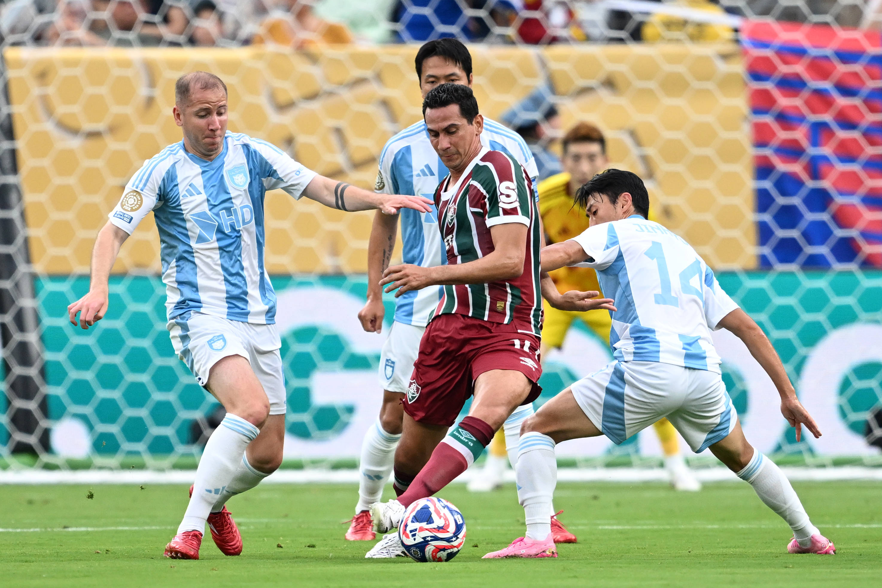 开云-关于亚冠清晨再迎强敌，西汉姆造点机会，主帅态度——管理层满意，控场能力受关注的信息